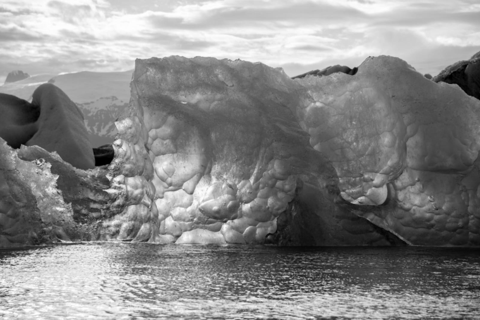 Группа туристов возле автобуса